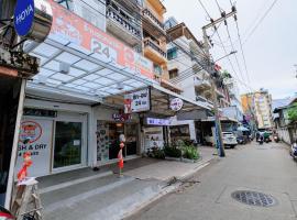 Reezq Hostel，位于Ban Khlong Bang Sai的酒店