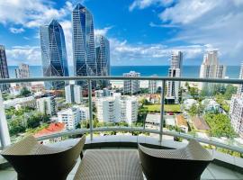 Hotel Room Ocean View Surfers Paradise，位于黄金海岸的带按摩浴缸的酒店