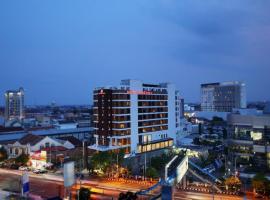 Hotel Grandhika Pemuda，位于三宝垄阿克马德雅妮机场 - SRG附近的酒店