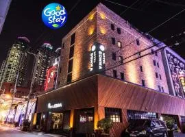 Comma Hotel