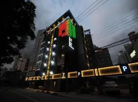 T Hotel