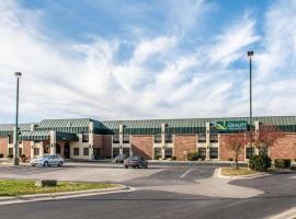 Quality Inn & Suites Shelbyville I-74，位于谢尔比维尔的酒店