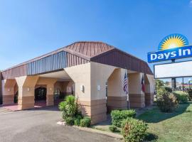 Days Inn by Wyndham Mt. Pleasant，位于Mount Pleasant的酒店