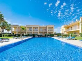 Albufeira Palm Tree With Pool by Homing