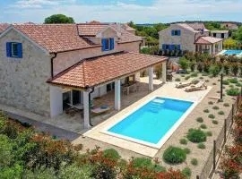 Awesome Home In Pasman