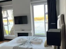 Serene Suite On The Dam