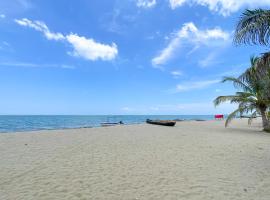 Hermoso Apartamento Frente al Mar 3 Habitaciones TR12，位于Coveñitas的酒店
