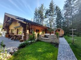 Ferienhaus - Chalet - Lechtraum，位于施坦察赫的酒店