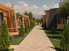 Hidden Garden Resort，位于Garni的酒店
