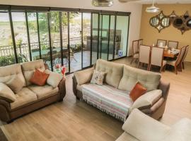 Quinta San José casa del Lago，位于柔蔲科派克的酒店