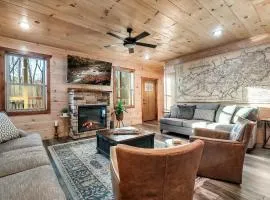 Spectacular Cabin with indoor pool and a hot tub Smokies Views