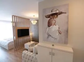 Uranus Luxury Studio Apartment
