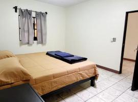 Casa-Alojamiento Tierra Roja zona centro，位于Arandas的酒店