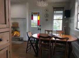 Original 1895 cottage with magnificent uninterrupted views of valley