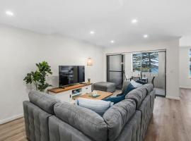 Austi Beach Escape - A Dreamy Oceanfront Haven，位于奥斯汀莫的酒店