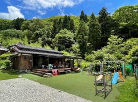 古民家サウナ さえずり，位于Tamba-sasayama的带泳池的酒店