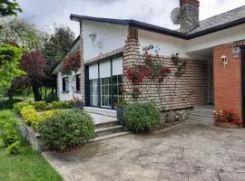 Casa la Choza, con piscina en la playa de Oriñón