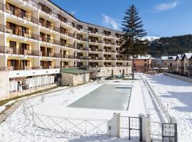 德尔帕可大酒店，位于佩斯卡塞罗利的酒店