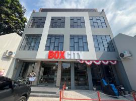 Box City Hotel Mojokerto，位于Mojokerto的酒店