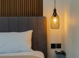 Noir Residence - Chic 2Br House Near Maleme Beach