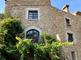 Stone House in Wine Territory，位于Capmany的酒店