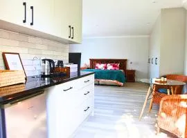 The Oak Suite