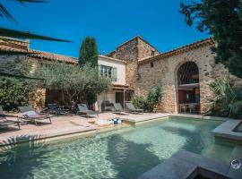 Mas Evalla, Charme, Piscine Chauffée et Vue Unique，位于Saint-Pons-la-Calm的酒店