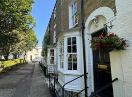 2 Bed Georgian cottage, Ramsgate，位于拉姆斯盖特的酒店