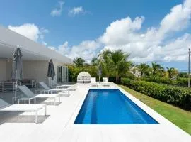 Westmoreland Luxury Villa, Pool, Sea Views, Beach Club Access