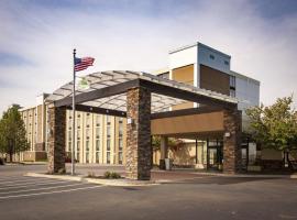 Best Western Plus Strongsville Cleveland，位于斯特朗斯维尔的酒店