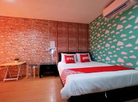 OYO 503 Phuket Numnoi，位于苏林海滩的酒店