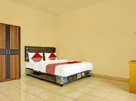 Super OYO 91535 J&b Rooms Tomang