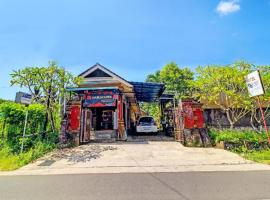 SPOT ON 92399 Hotel Sekar Jagat  Near Pantai Baluk Rening，位于Cupel的酒店