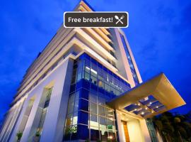 Hotel Santika Makassar，位于马卡萨的带按摩浴缸的酒店