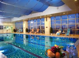 Ramada Plaza by Wyndham Hangzhou Riverside，位于杭州的酒店