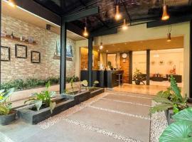 Hotel Santoso Blora，位于Blora的酒店