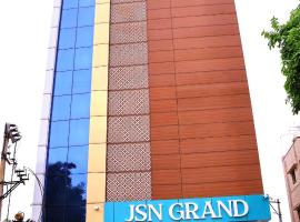 JSN Grand，位于斯里卡拉哈斯蒂的酒店