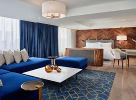 The Westin Monterrey Valle，位于蒙特雷的带热水浴缸的酒店