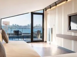 216 Bosphorus Suite