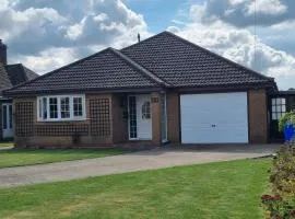 Spacious & Upmarket 2 Bedroom Detached Bungalow in Boston