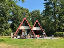 Lovely Holiday Home in Limburg amid Lush Forest，位于斯特兰普罗伊的酒店