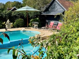 The Pool House，位于登多尔德的带泳池的酒店