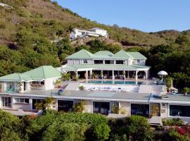 Luxurious 7-Bedroom Villa with magnificent view，位于Anse Marcel 的酒店