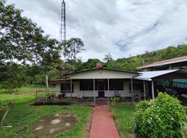 Hospedaje refugio en el Bosque，位于Sabalito的酒店