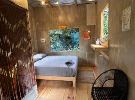 EB5 Escape-Contemporary Stay, San Marcos La Laguna, City Art，位于圣马科斯拉拉古纳的酒店