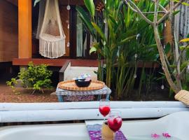 Gili Moonlight bungalows，位于吉利阿尔的山林小屋