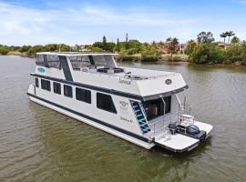 Coomera Houseboats，位于黄金海岸的酒店