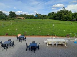 Rantau Panjang Homestay RP GreenView , BBQ , 8 pax , RPGV 3 bedrooms 4 extra beds，位于Kampong Banggol Kulim的酒店