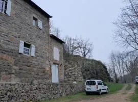 Au bord du Doux, moulin isolé, rustique