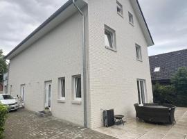 Neubau Luxusanlage Gesamte Haus，位于Buckhorn的酒店